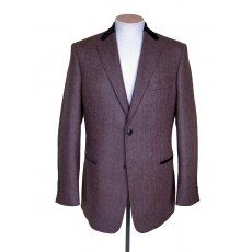 Brown tweed suit with velvet collar