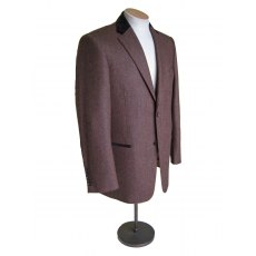 Brown tweed suit with velvet collar