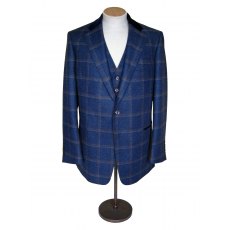 Blue tweed suit with velvet collar