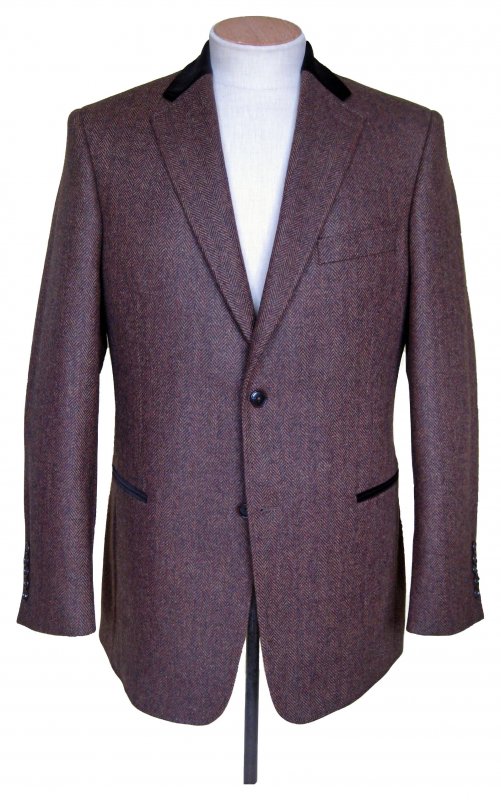 Brown tweed suit with velvet collar
